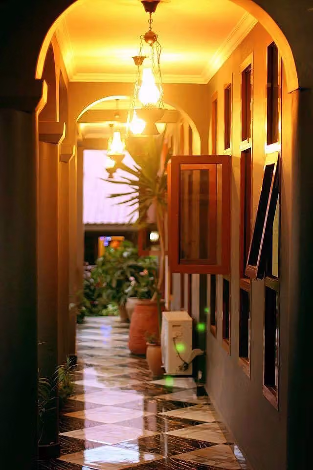 TULIA BOUTIQUE — photo 10